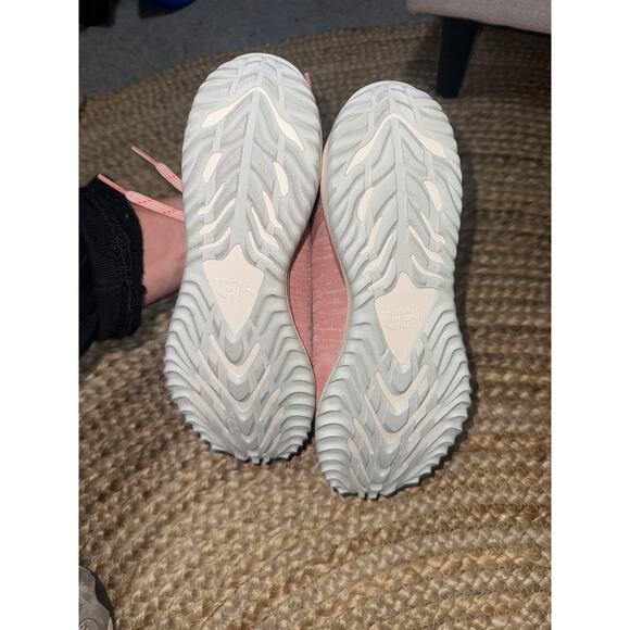 The North Face Women's VECTIV Escape trail running shoes in Rose Dawn size 8.5 - Picture 3 of 5